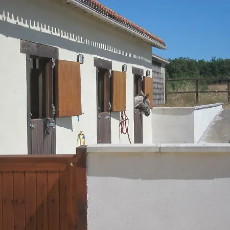 Les Roffies Chambres D'hotes Charente * Souffrignac